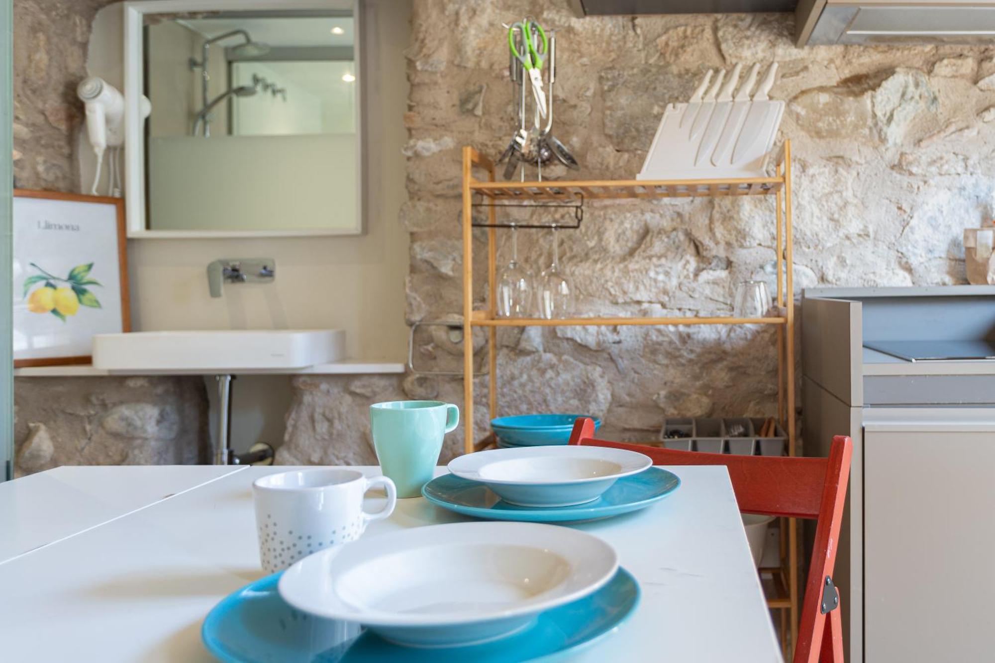 5 Limon Apartment *